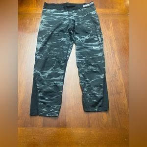 Nike Dri Fit Capri tights are a size XL.